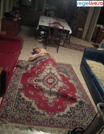 L-a pus nevasta sub pres :))=)))funny